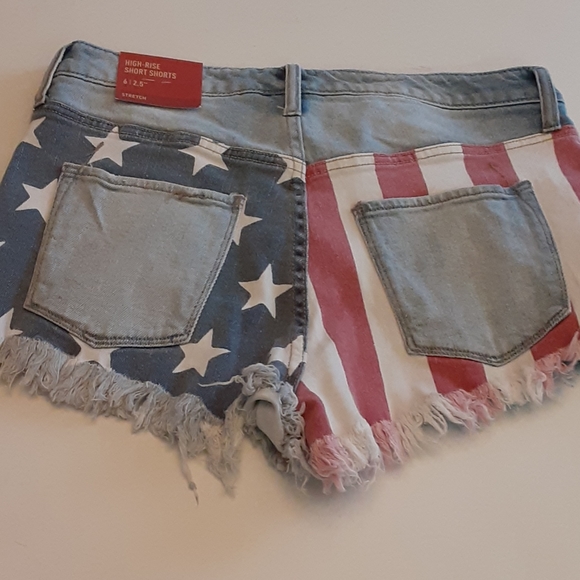 Mossimo high rise Jean shorts NWT - Picture 2 of 3